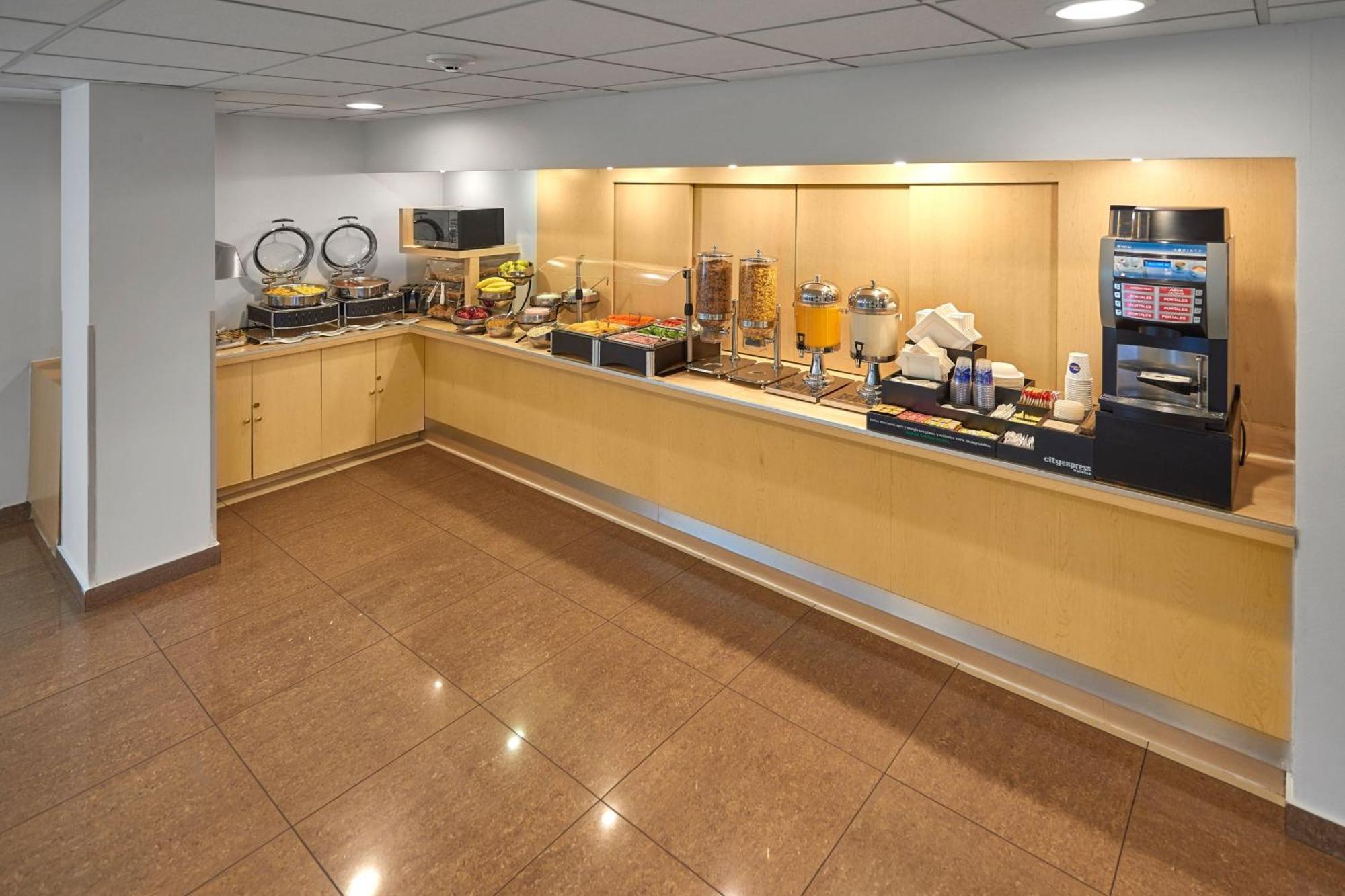City Express By Marriott Saltillo Sur Ngoại thất bức ảnh
