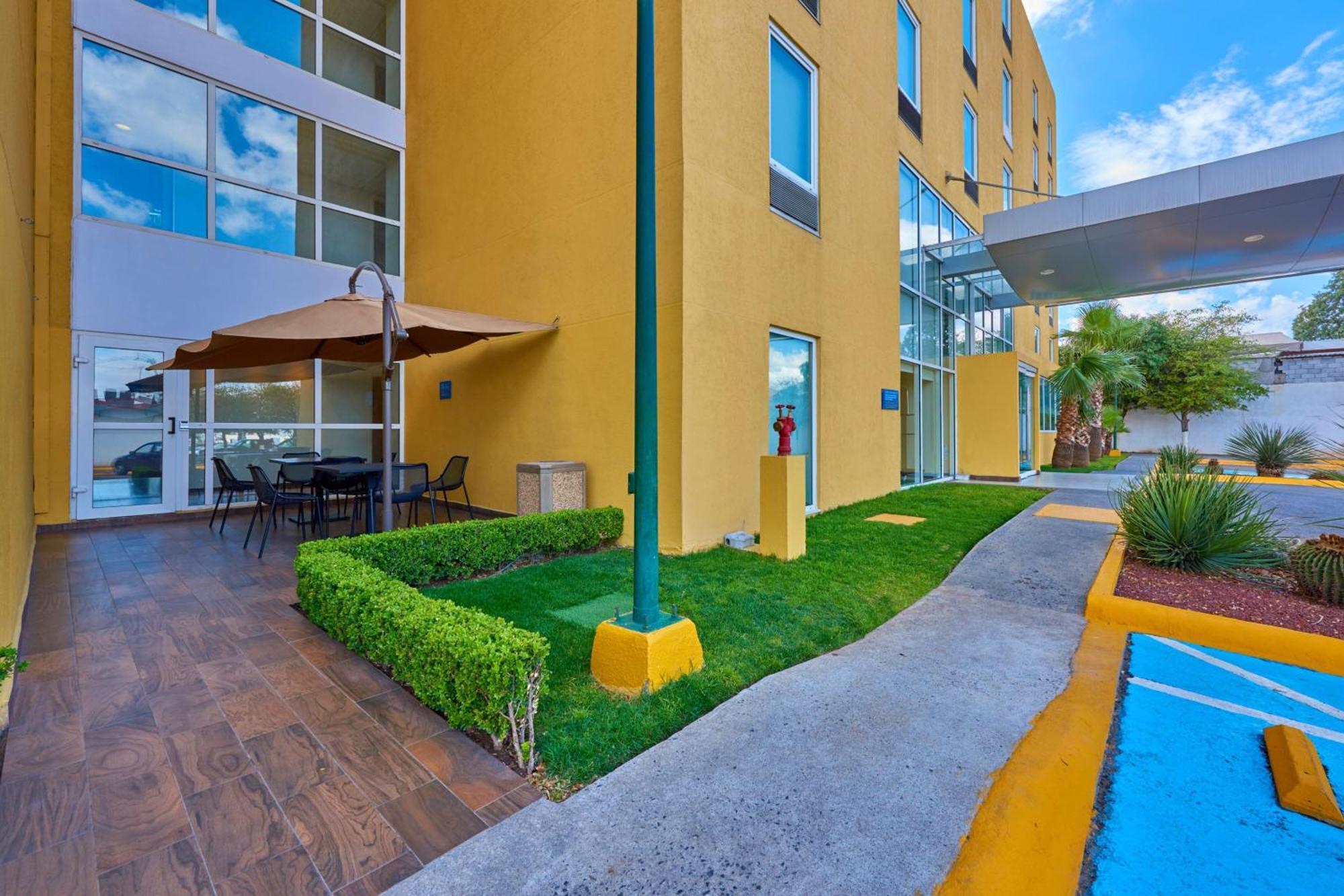 City Express By Marriott Saltillo Sur Ngoại thất bức ảnh