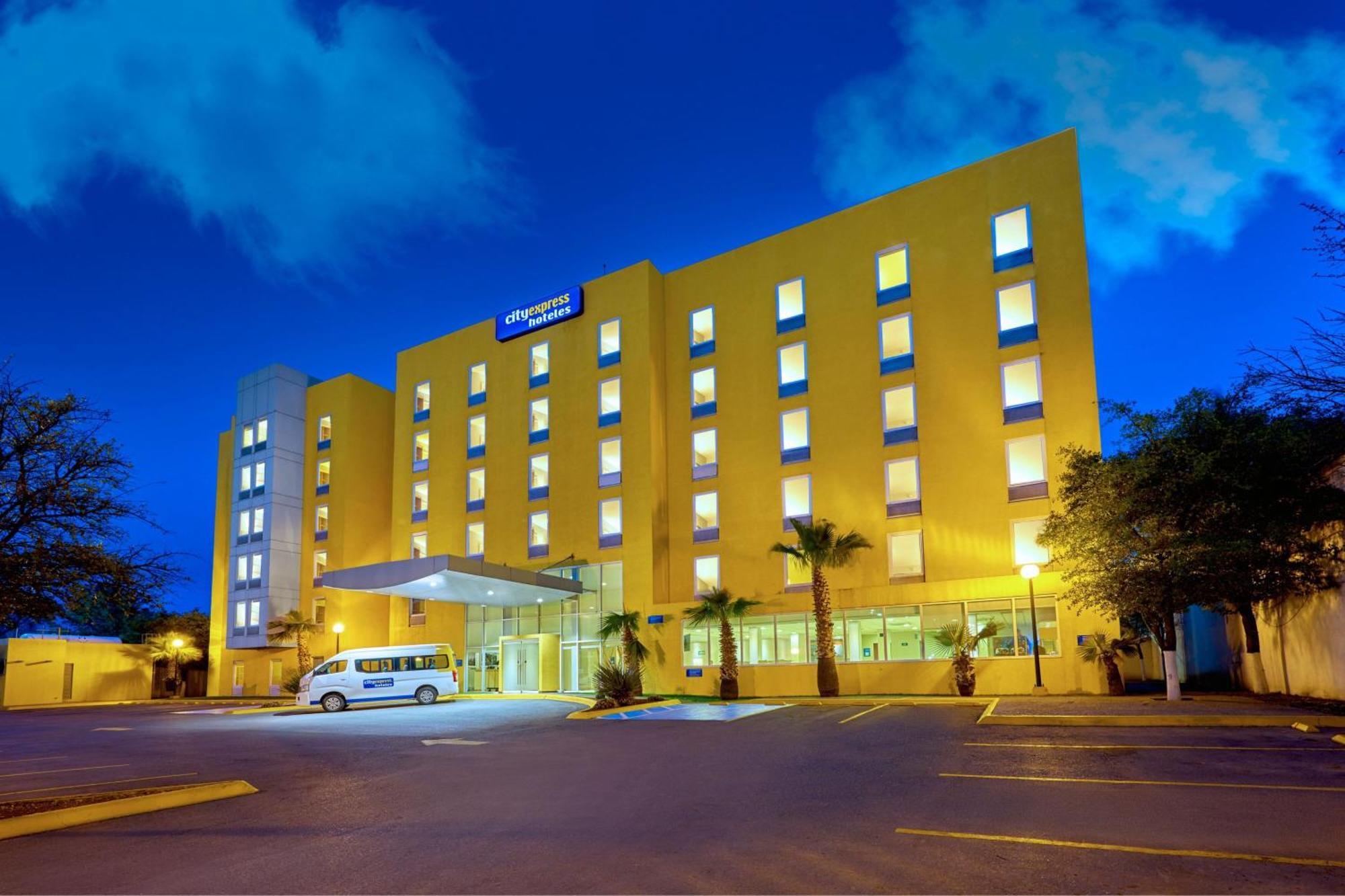 City Express By Marriott Saltillo Sur Ngoại thất bức ảnh